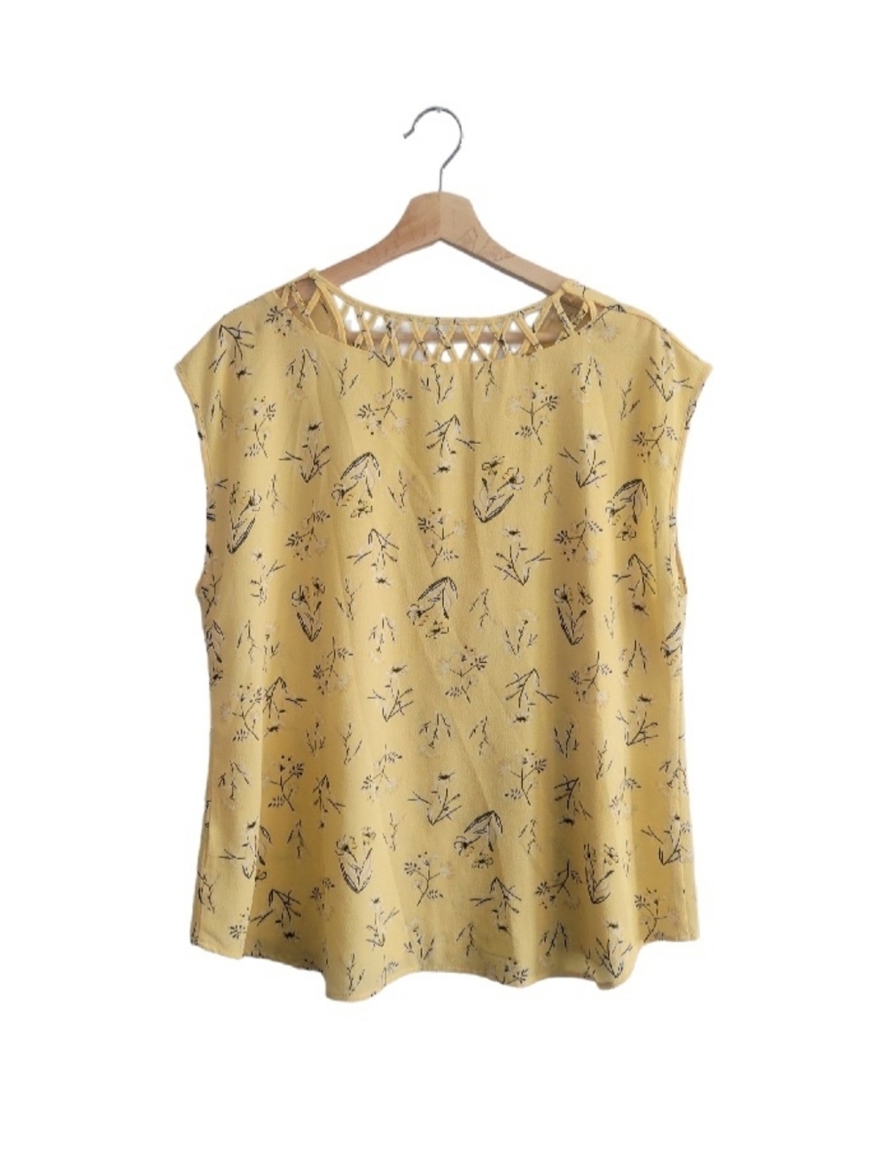 🎈MAURICES Floral Yellow Size 0 Lattice-Neck Cap Sleeve Top Boho Inspired - Picture 2 of 8